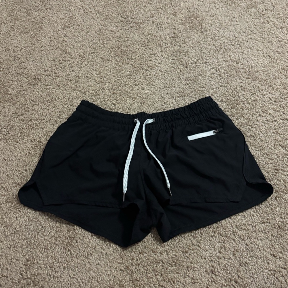 Vuori Women's Clementine Shorts 2.0 Size XS - Picture 2 of 5